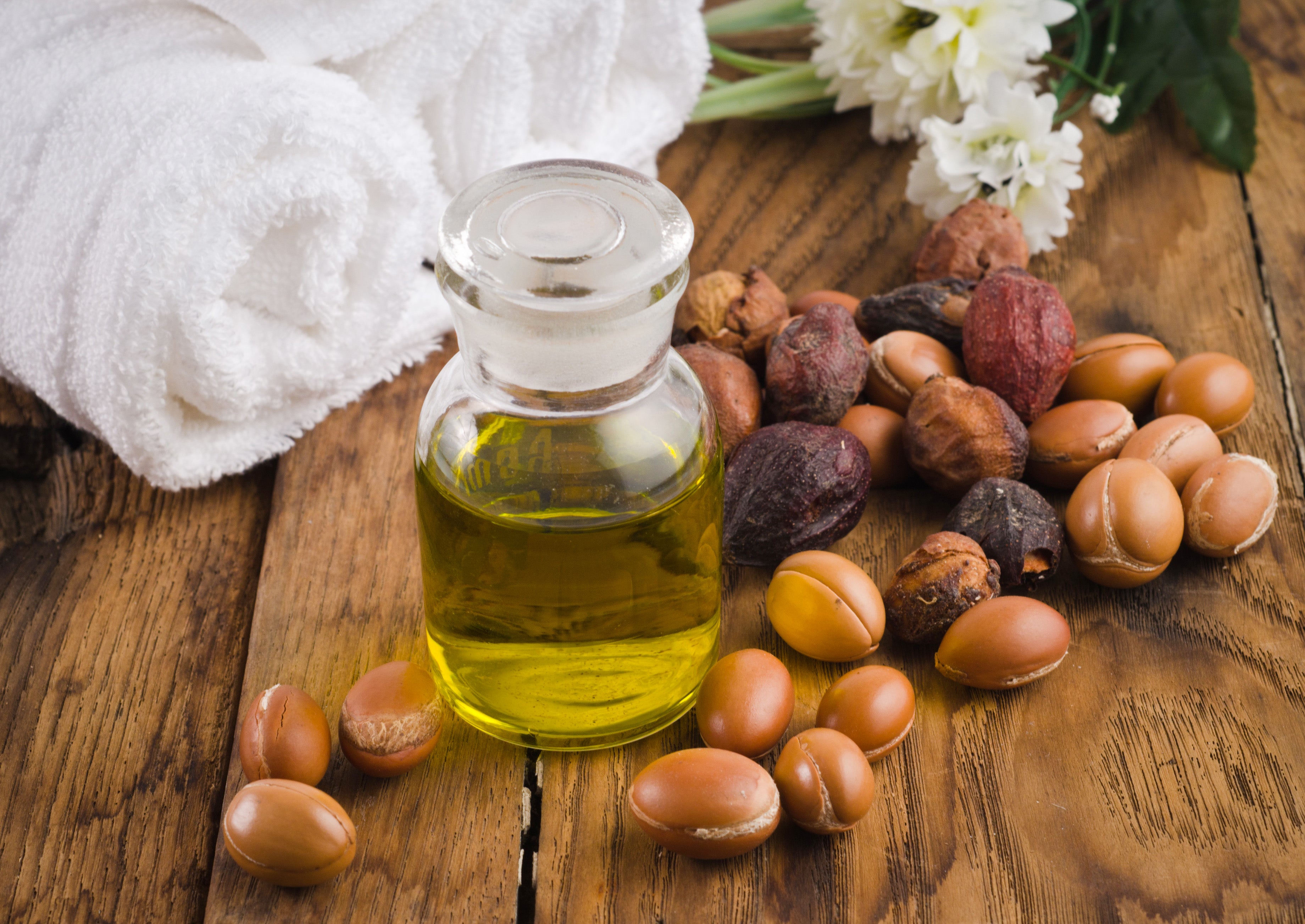Under the Spotlight – Argan Oil and its many benefits that can transform your lengths!