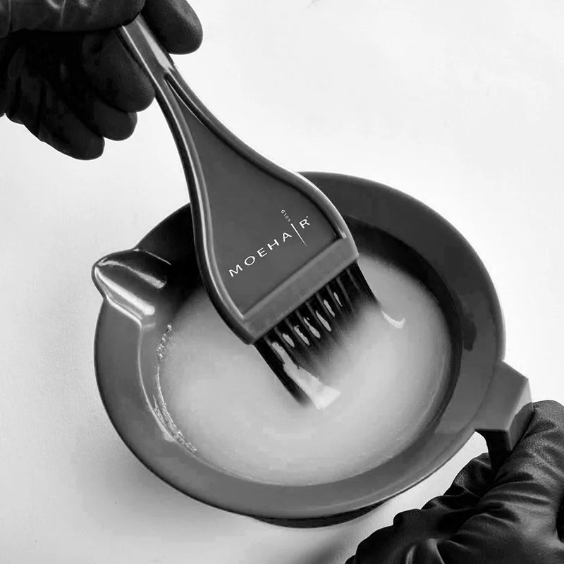 Texture of 30 volume hair developer 